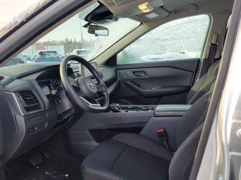 Used 2024 Nissan Rogue S image 8
