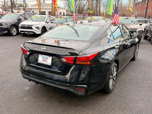 Used 2025 Nissan Altima 2.5 SV image 7
