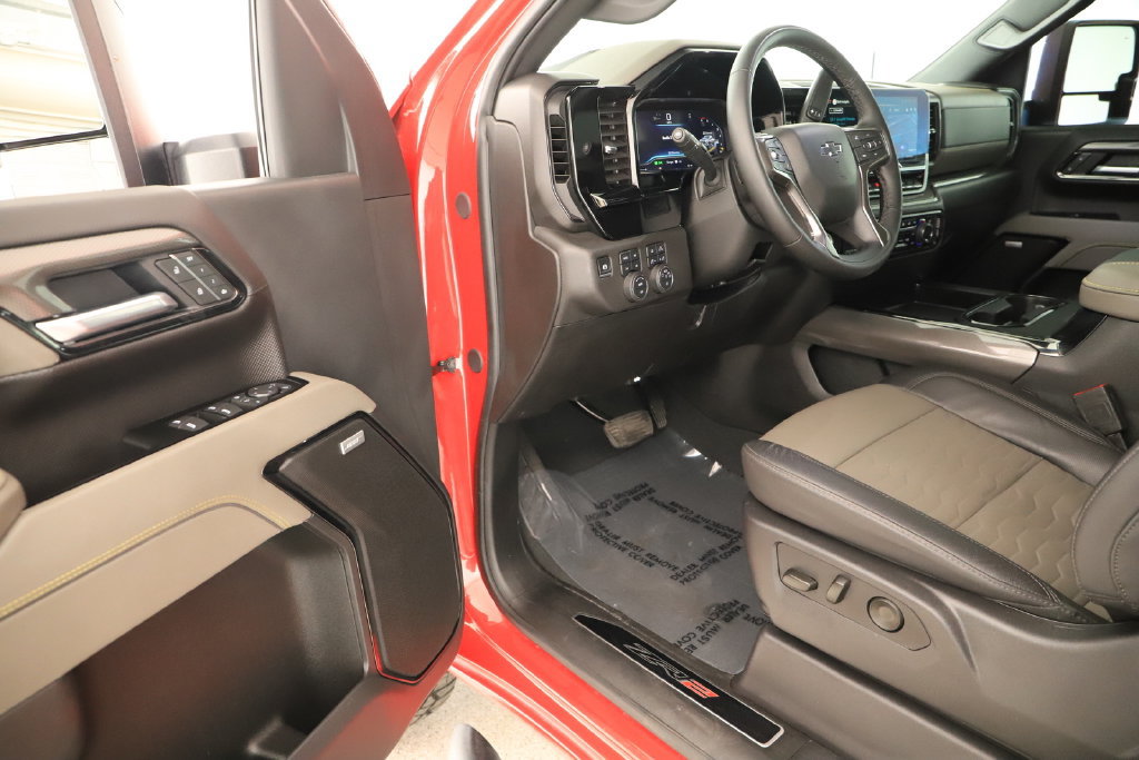 Used 2025 Chevrolet Silverado 2500 ZR2 AWD/4WD image 14