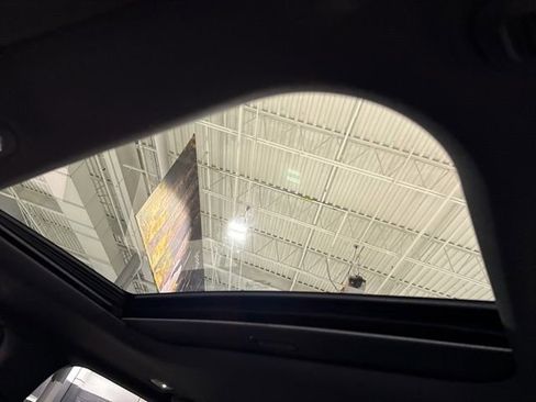 Used 2023 Jeep Grand Cherokee Altitude image 5