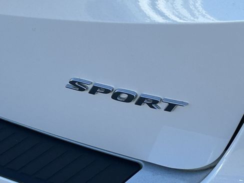 Used 2024 Honda Odyssey Sport image 4