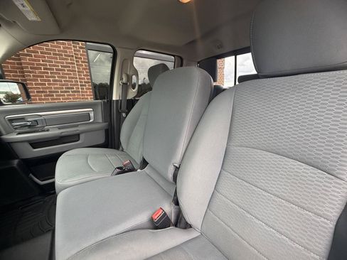 Used 2018 RAM 1500 Classic SLT AWD/4WD image 19