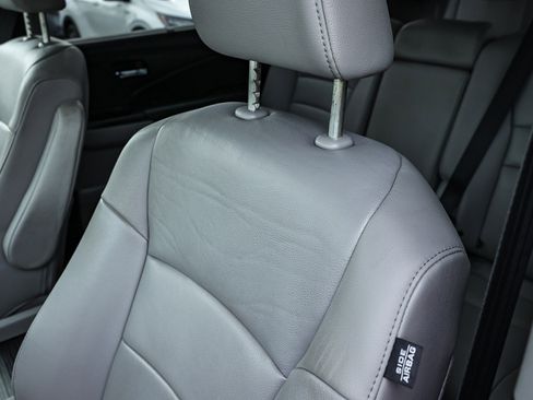 Certified 2017 Honda Pilot Touring image 31