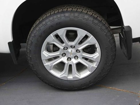 Used 2023 Chevrolet Silverado 1500 LTZ AWD/4WD image 5
