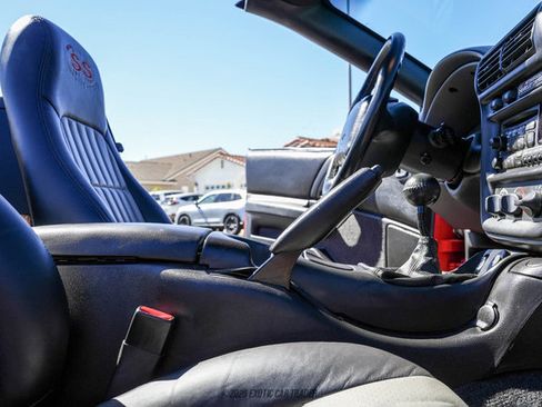 Used 2002 Chevrolet Camaro Z28 w/ SS Performance/Appearance Pkg RWD image 54