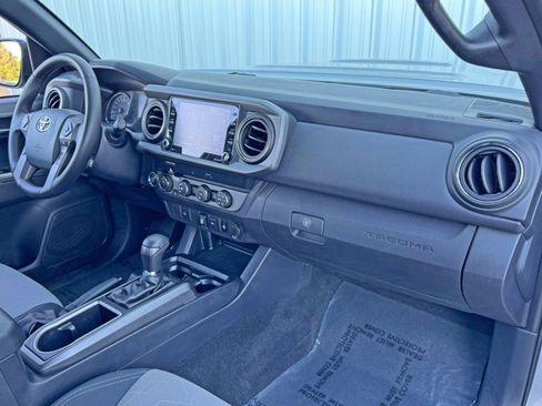 Used 2020 Toyota Tacoma TRD Sport image 13