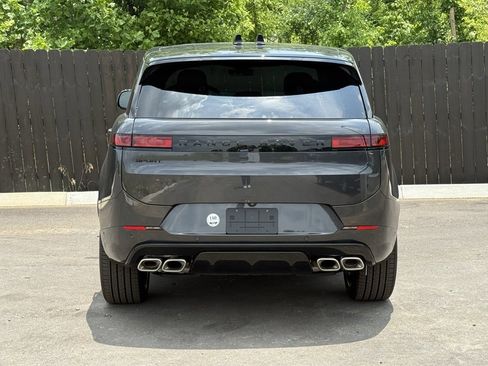 New 2025 Land Rover Range Rover Sport Dynamic SE image 4