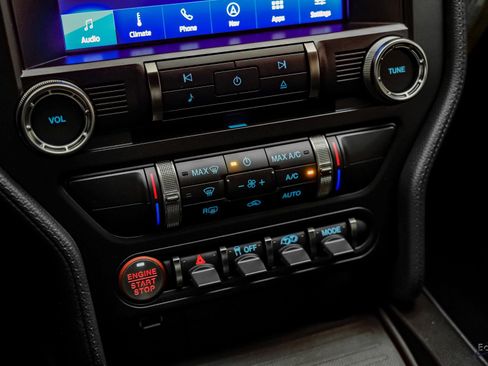 Used 2022 Ford Mustang Shelby GT500 w/ Carbon Fiber Track Pack image 73