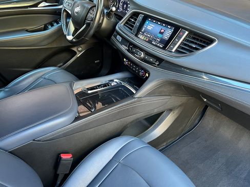 Used 2024 Buick Enclave Premium image 22