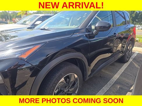 Used 2025 Nissan Rogue SV AWD/4WD image 4