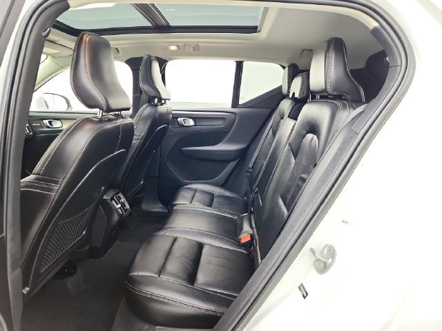 Used 2023 Volvo XC40 B5 Ultimate w/ Climate Package AWD/4WD image 29