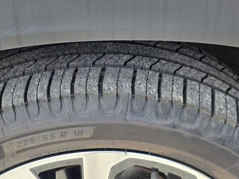 Used 2024 Subaru Forester Limited image 32