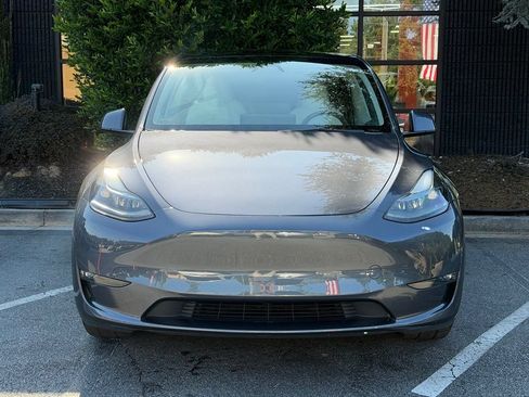 Used 2023 Tesla Model Y Long Range AWD/4WD image 3