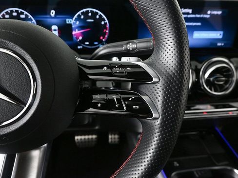 Certified 2025 Mercedes-Benz GLA 250 image 11