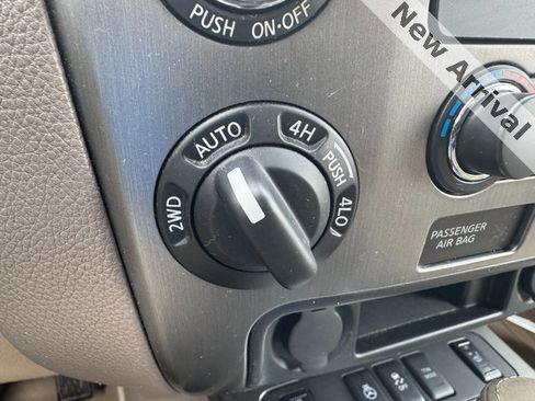 Used 2013 Nissan Armada Platinum image 16