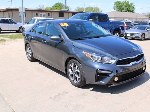 Used 2020 Kia Forte LXS FWD image 2