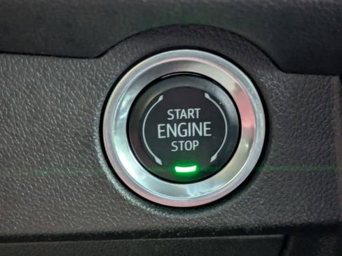 Used 2024 Chevrolet Traverse RS image 36