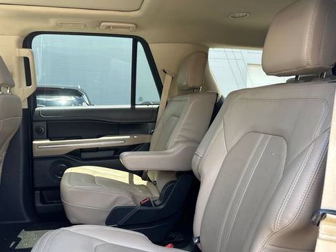 Used 2022 Ford Expedition Limited AWD/4WD image 11