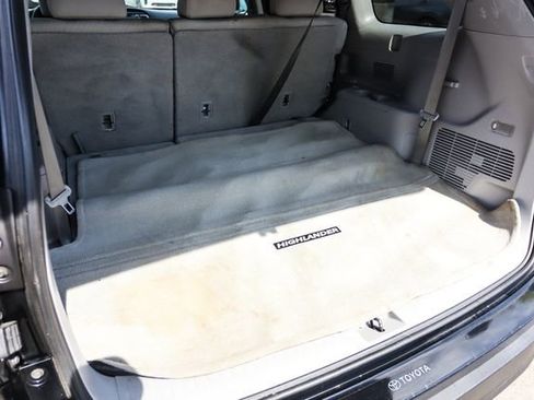 Used 2014 Toyota Highlander LE image 41