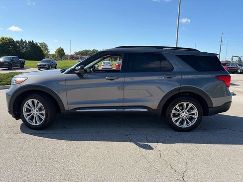 Used 2024 Ford Explorer XLT w/ Equipment Group 202A AWD/4WD image 4