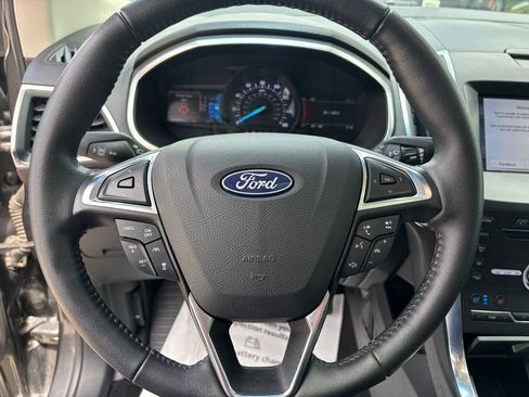Used 2019 Ford Edge Titanium w/ Equipment Group 301A FWD image 13