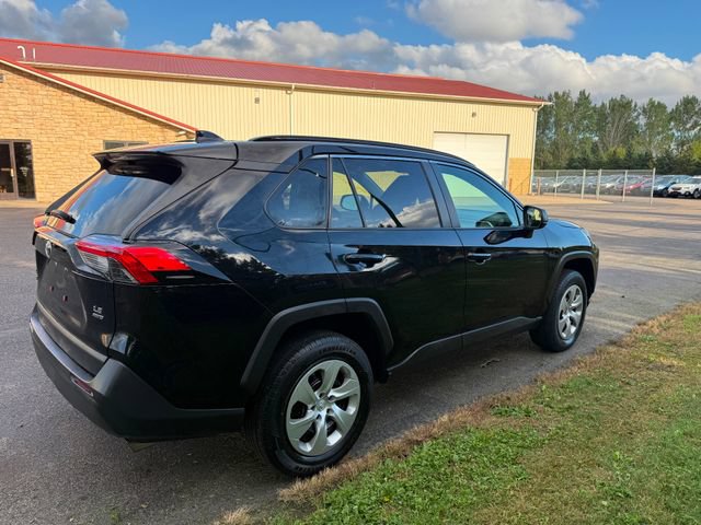 Used 2021 Toyota RAV4 LE w/ Carpet Mat Package (TMS) AWD/4WD image 4