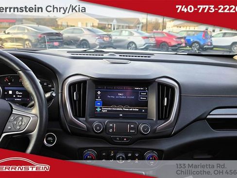 Used 2022 GMC Terrain AT4 w/ Infotainment Package II image 9