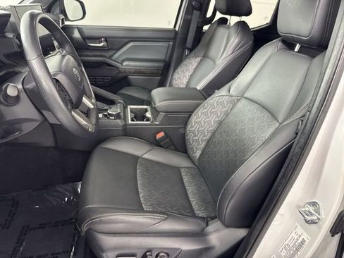 Used 2024 Toyota Tacoma Limited w/ Limited Package (LT) AWD/4WD image 5