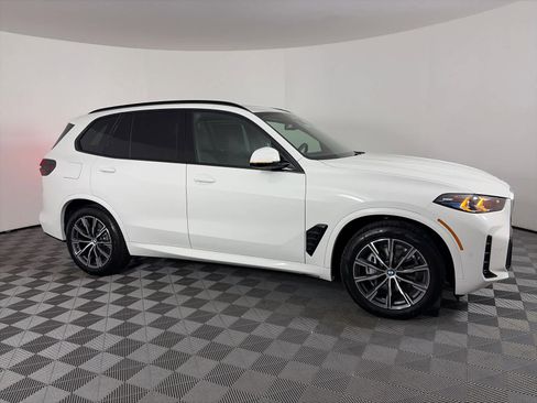 New 2026 BMW X5 sDrive40i w/ M Sport Package image 3
