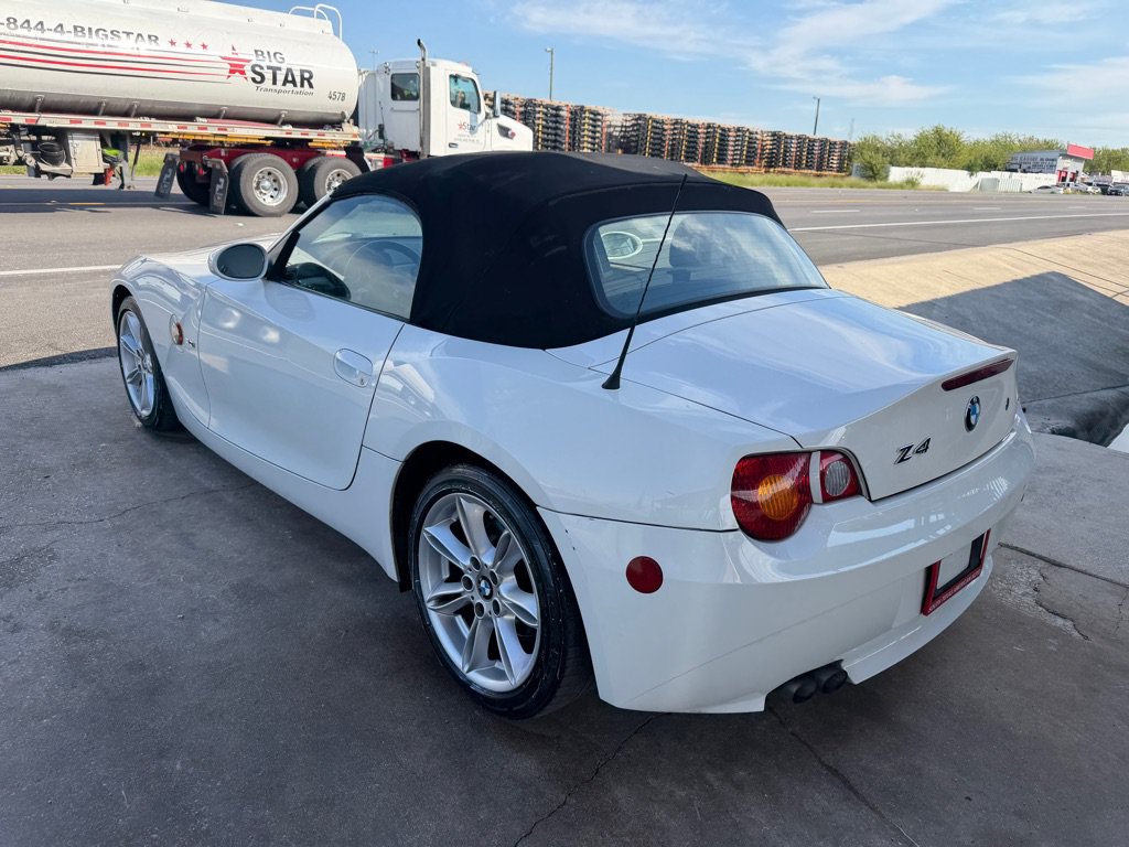 Used 2004 BMW Z4 3.0i RWD image 13