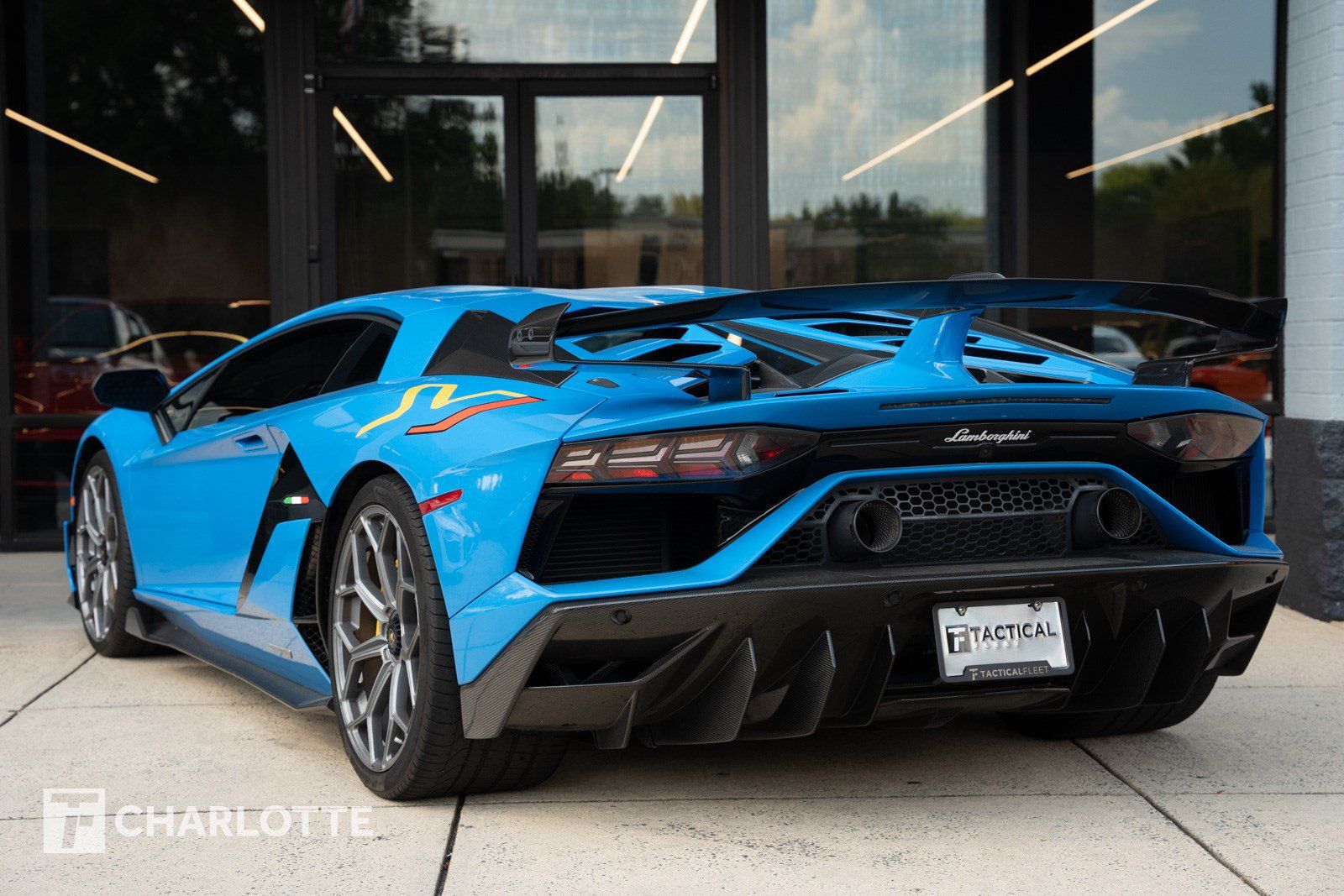 Used 2020 Lamborghini Aventador SVJ AWD/4WD image 3