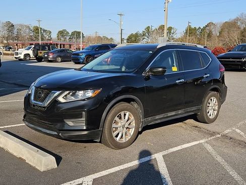 Used 2018 Nissan Rogue SV image 3