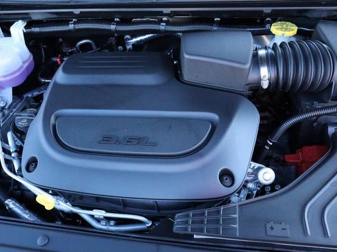 New 2026 Chrysler Pacifica Select FWD image 20