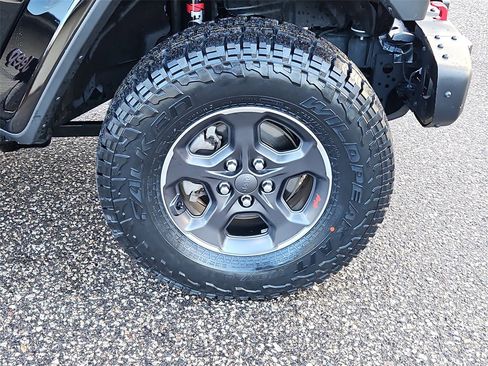 Used 2021 Jeep Gladiator Rubicon image 10