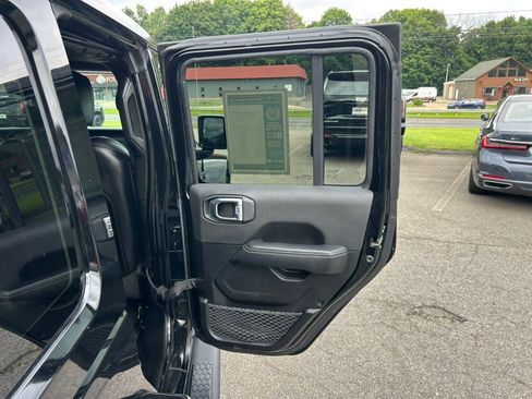 Used 2023 Jeep Wrangler Unlimited Sahara w/ Cold Weather Group AWD/4WD image 19
