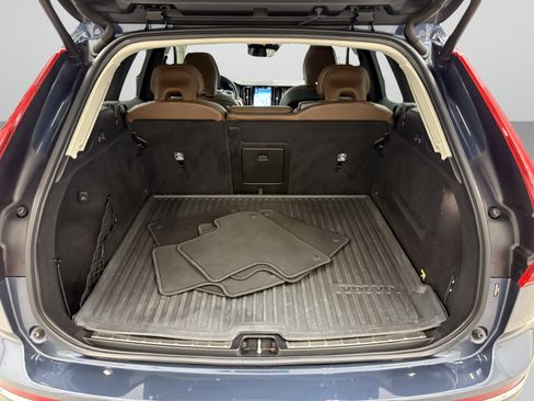 Used 2019 Volvo XC60 T6 Inscription image 8