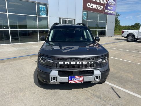 Used 2025 Ford Bronco Sport Badlands AWD/4WD image 8
