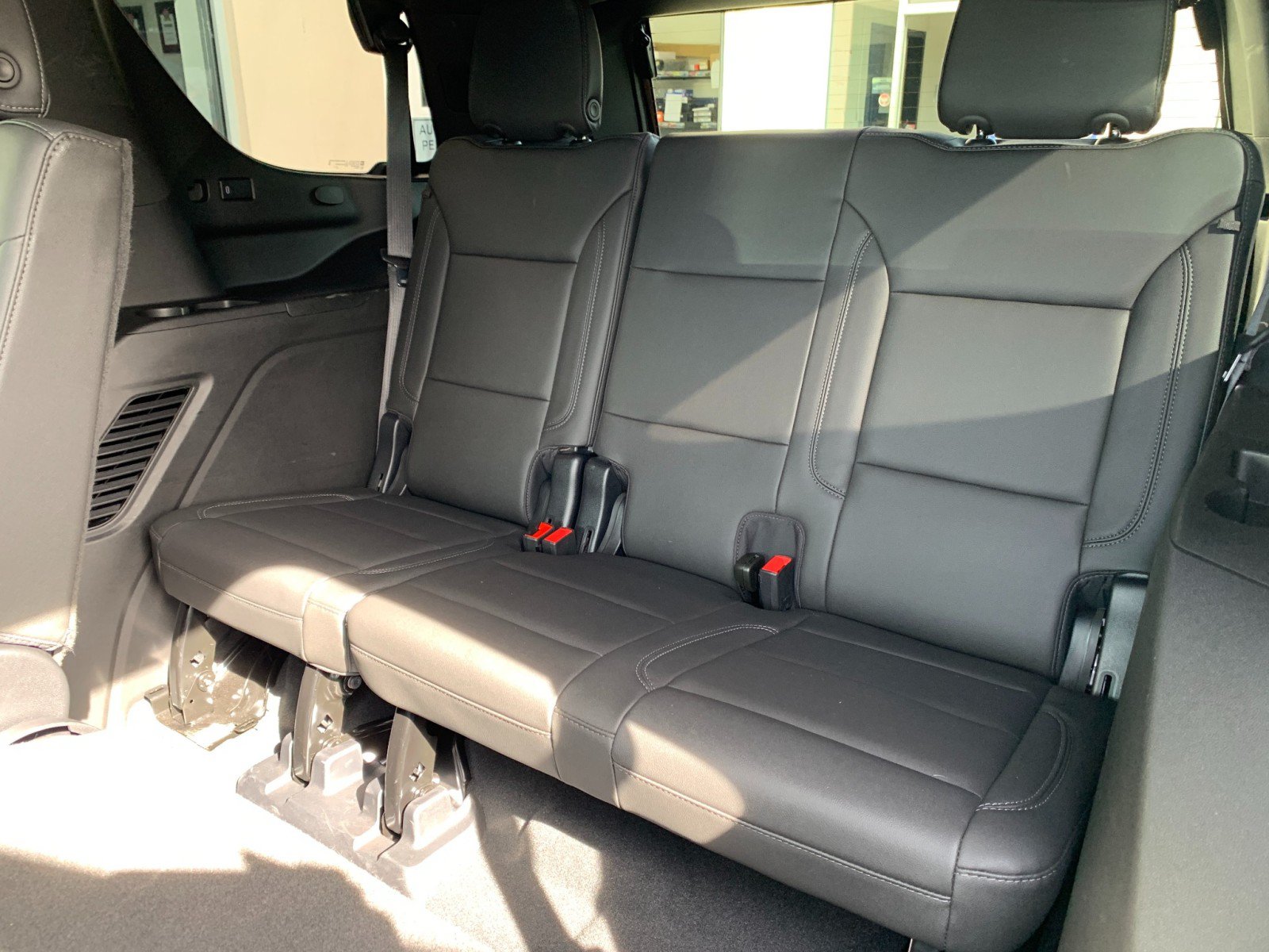 Used 2023 Chevrolet Tahoe LT w/ Luxury Package AWD/4WD image 33