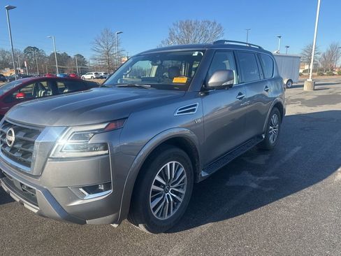 Used 2021 Nissan Armada SL w/ Captain's Chairs Package image 7