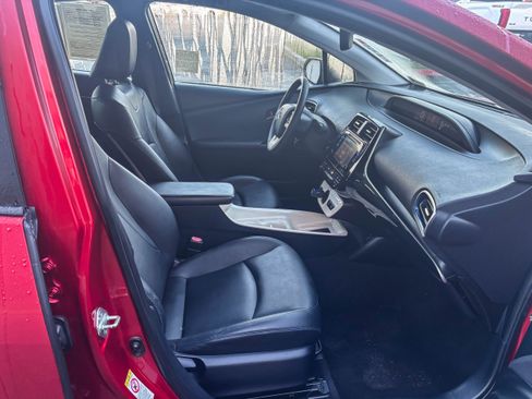 Used 2016 Toyota Prius Four Touring image 19