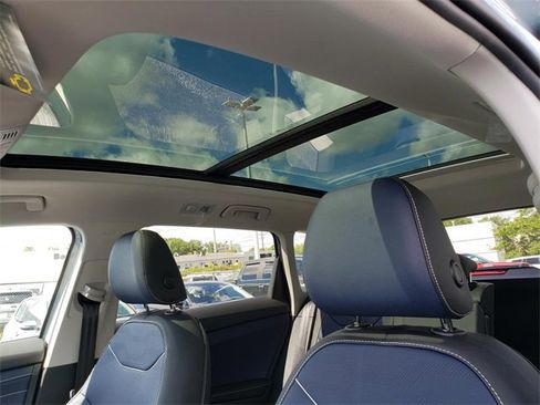 New 2025 Volkswagen Taos SEL image 7