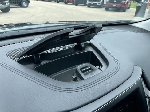 Used 2019 Jeep Cherokee Latitude Plus image 47