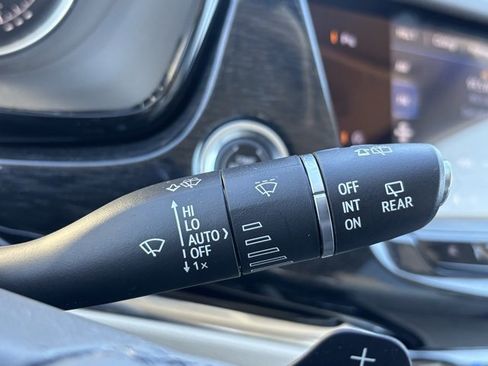 Used 2023 Cadillac XT6 Premium Luxury image 23