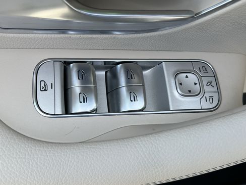 New 2026 Mercedes-Benz GLS 580 4MATIC image 14