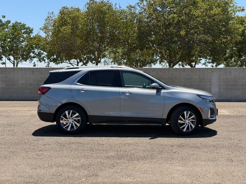Used 2023 Chevrolet Equinox Premier AWD/4WD image 2