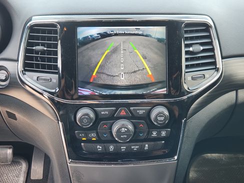 Used 2020 Jeep Grand Cherokee Altitude RWD image 18