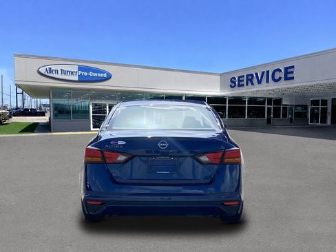 Used 2024 Nissan Altima 2.5 S FWD image 6