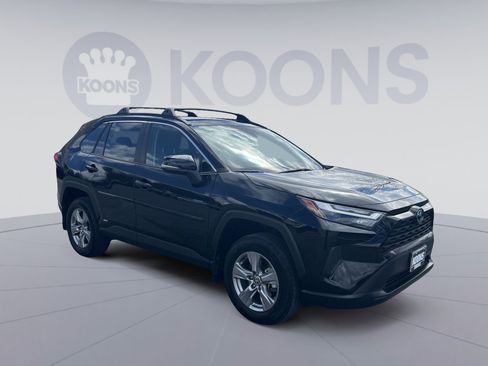 Used 2024 Toyota RAV4 XLE w/ Convenience Package image 10