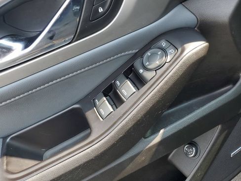 Used 2018 Chevrolet Traverse LT FWD image 23