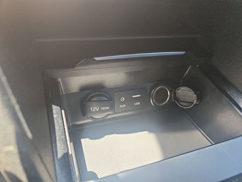 Used 2018 Hyundai Elantra SE FWD image 31